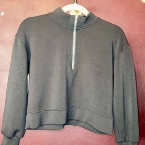 Magaschoni‎ XS Cropped Top Sweater - Sporty and Stylish